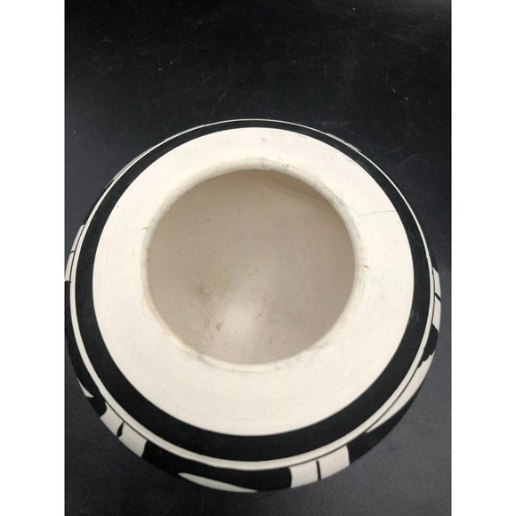 Acoma Pueblo Handmade Pottery Bowl - 6 Inches - Picture 3 of 5